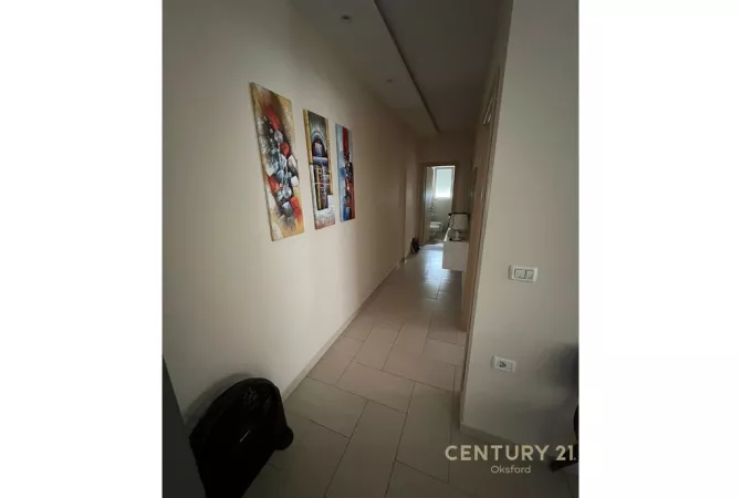 Shtepi ne shitje Apartament ne Tirane, 2+1, Mobilimi E mobiluar, Pagesa 185,000  Euro.