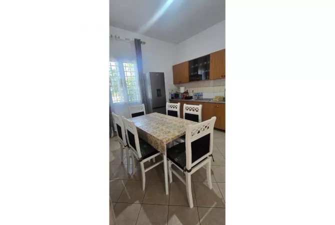 Shtepi ne shitje Shtepi Private ne Tirane, 3+1, Mobilimi E mobiluar, Pagesa 170,000  Euro.