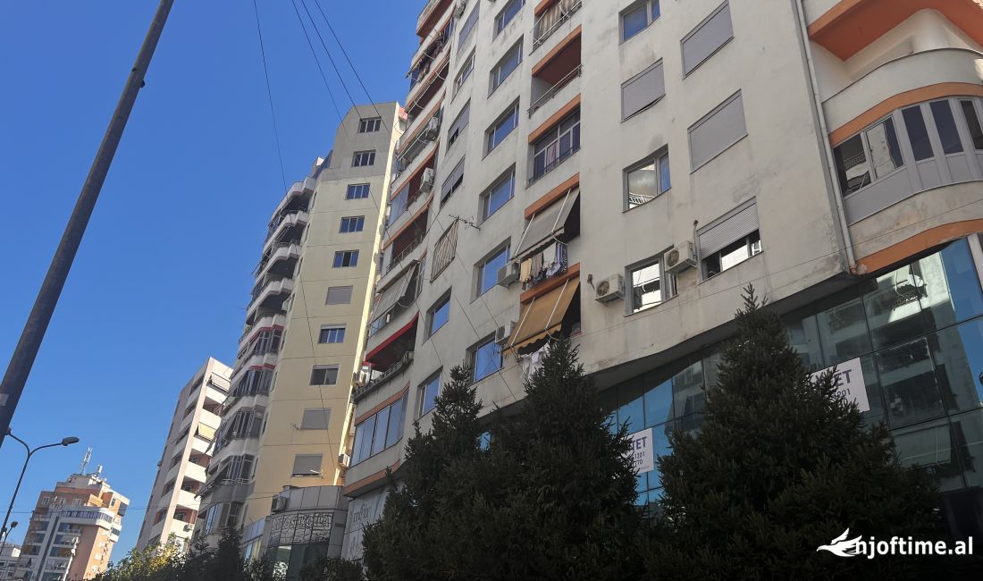 Shiten ose Jepen me Qira Dyqane ne Vendndodhje Strategjike ne Rrugen 