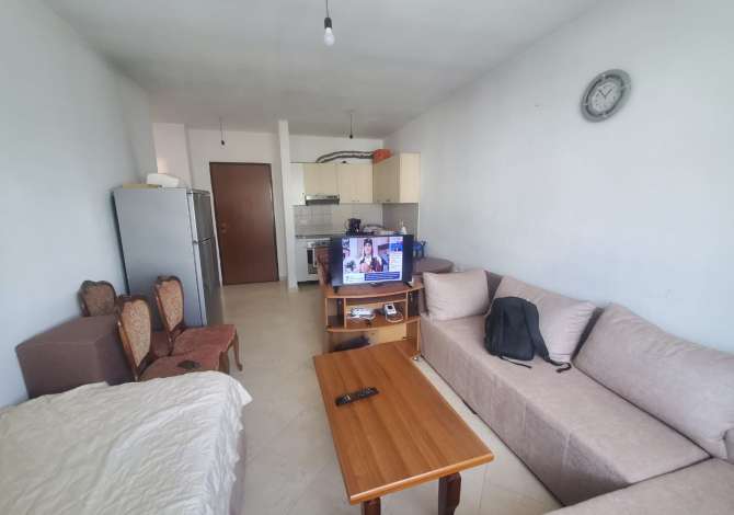 Shitet apartamet 2+1 ne Fresk 