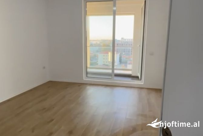 Shtepi ne shitje Apartament ne Tirane, 1+1, Mobilimi E mobiluar, Pagesa 95,000  Euro.