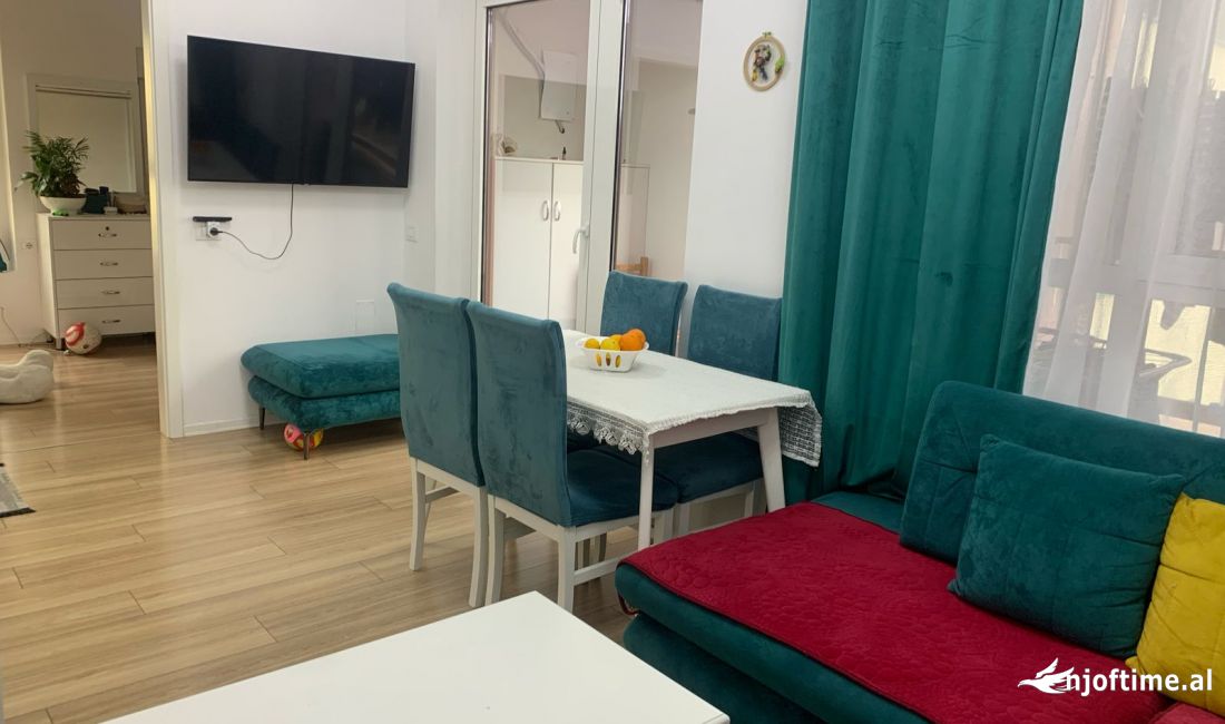 Shtepi ne shitje Apartament ne Tirane, 1+1, Mobilimi E mobiluar, Pagesa 83,000  Euro.