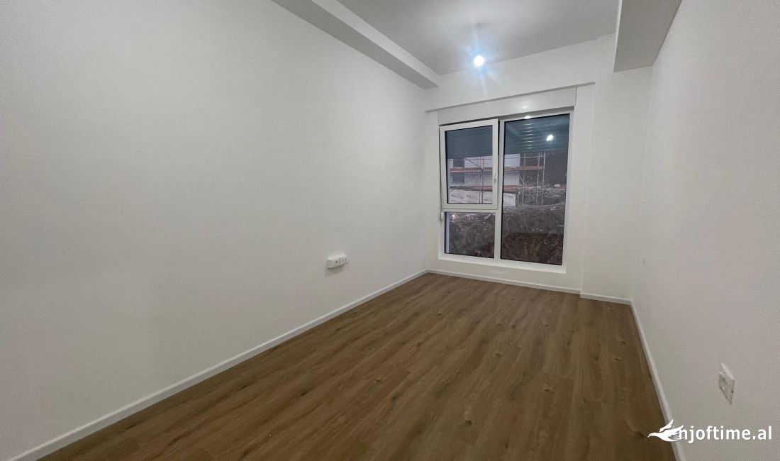 Shtepi ne shitje Apartament ne Tirane, 1+1, Mobilimi Bosh, pa mobiluar, Pagesa 88,000  Euro.