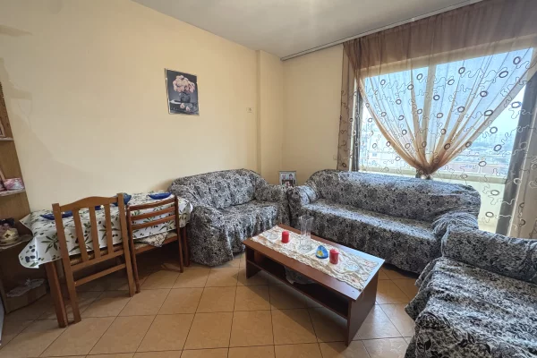 Shtepi ne shitje Apartament ne Tirane, 2+1, Mobilimi E mobiluar, Pagesa 127,000  Euro.