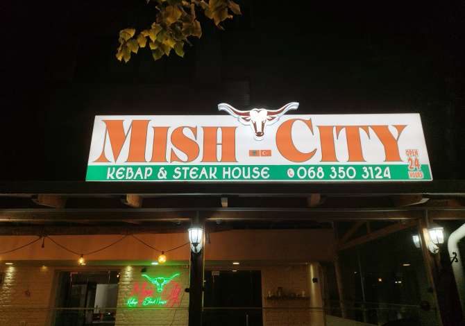 Shes te gjitha pajisjet e restorantit,Frigorifer, sobe, karrige, tavoline, skare, tenxhere, ngrohes