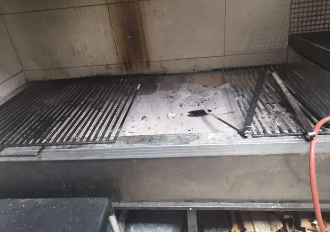 Shes te gjitha pajisjet e restorantit,Frigorifer, sobe, karrige, tavoline, skare, tenxhere, ngrohes