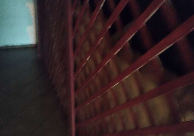 Shes te gjitha pajisjet e restorantit,Frigorifer, sobe, karrige, tavoline, skare, tenxhere, ngrohes