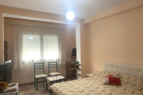 Shtepi me qera Vila Luksoze ne Tirane, 2+1, Mobilimi E mobiluar, Pagesa 600  Euro.