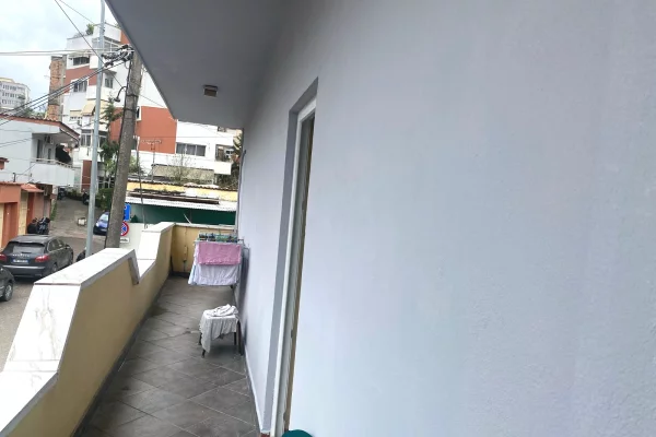 Shtepi me qera Vila Luksoze ne Tirane, 2+1, Mobilimi E mobiluar, Pagesa 600  Euro.