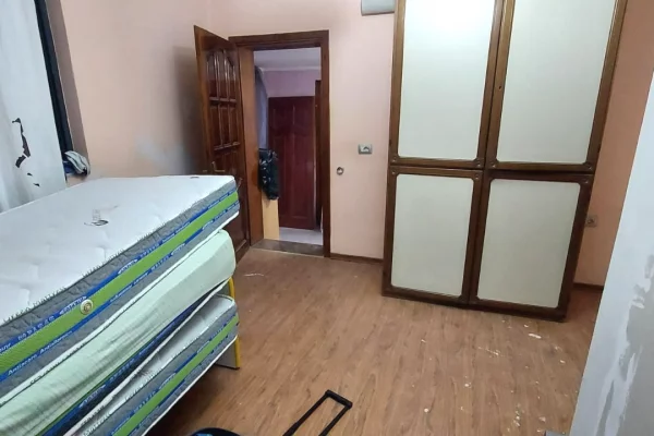 Shtepi me qera Apartament ne Tirane, Garsoniere, Mobilimi E mobiluar, Pagesa 250  Euro.