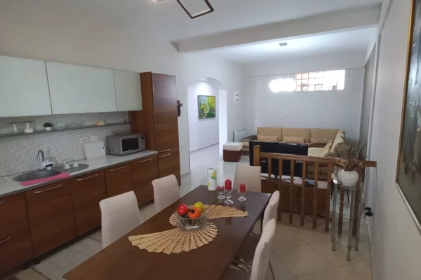 Jepet Apartament 1+1 30000 Leke Vilat Gjermane