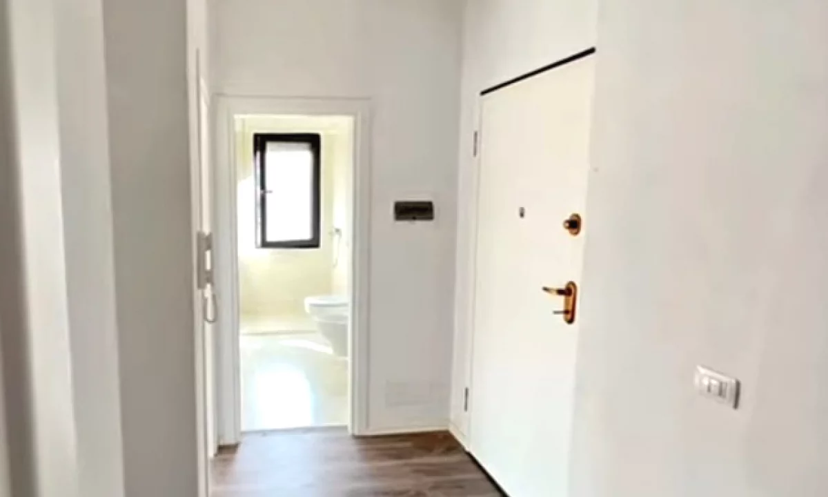 Apartment for rent in Tirana 2+1, Emty