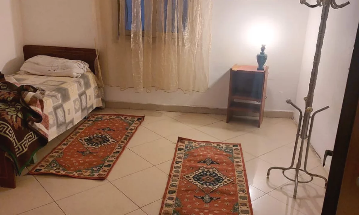 Shtepi me qera Apartament ne Tirane, 1+1, Mobilimi E mobiluar, Pagesa 25,000  Leke.