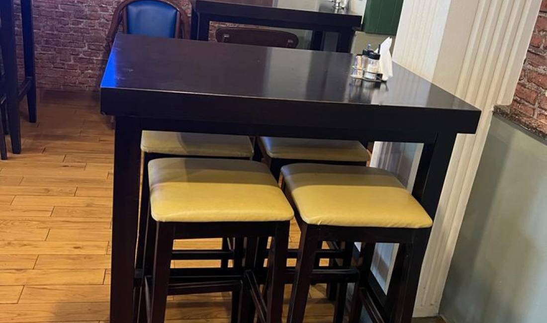 STOLA DHE TAVOLINA RESTORANTI