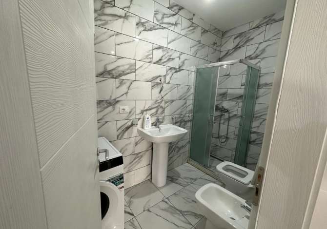 Shtepi me qera Apartament ne Tirane, 2+1, Mobilimi E mobiluar, Pagesa 400  Euro.