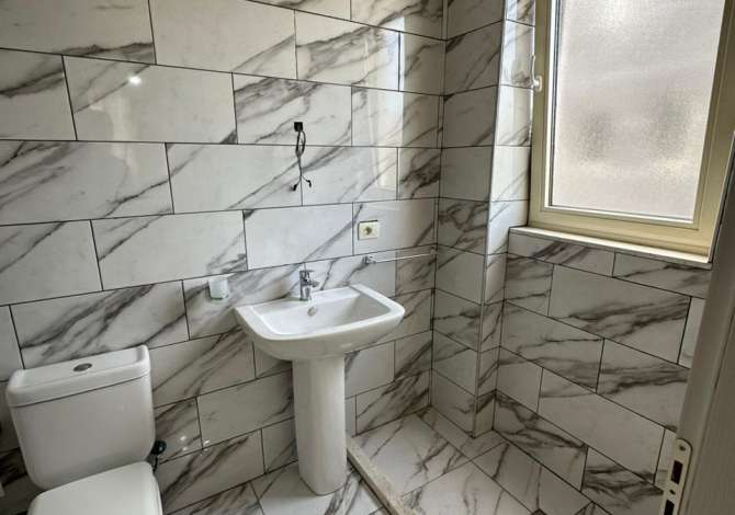 Shtepi me qera Apartament ne Tirane, 2+1, Mobilimi E mobiluar, Pagesa 400  Euro.