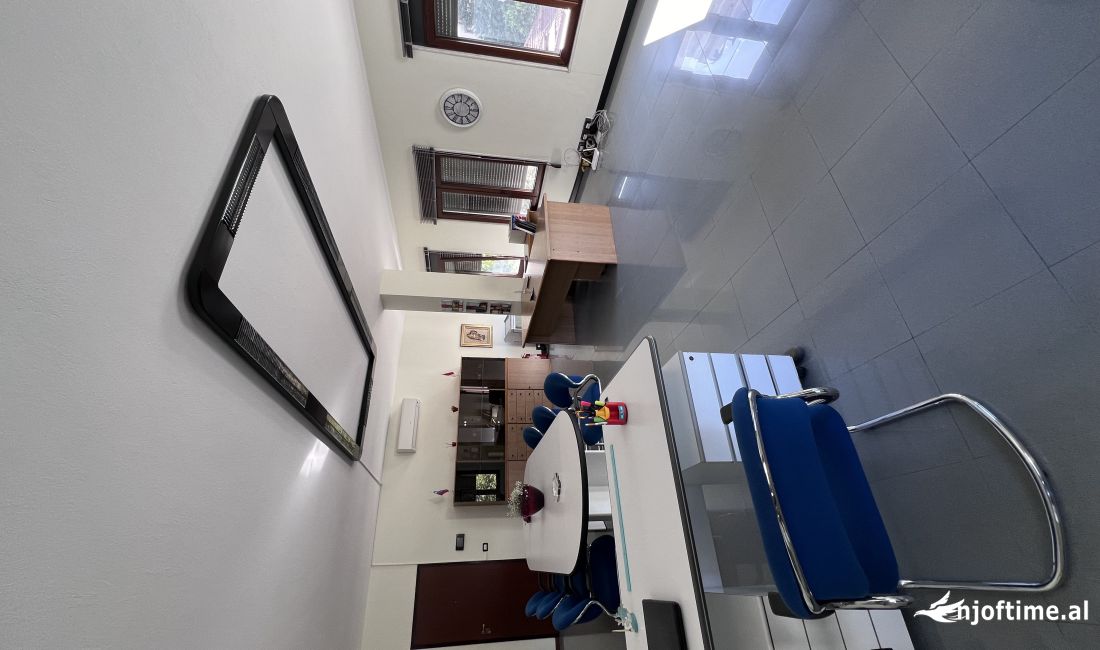 JEPET ME QERA AMBIENT ZYRE!