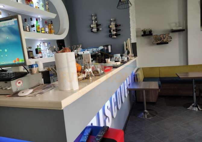 Shitet, Lokal, Rruga Frosina Plaku, Tirane.