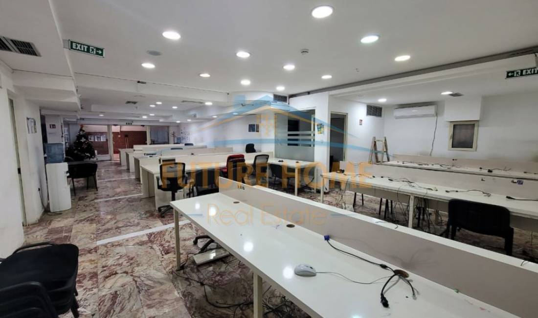 QERA AMBIENT ZYRASH RRUGA MYSLYM SHYRI TIRANE