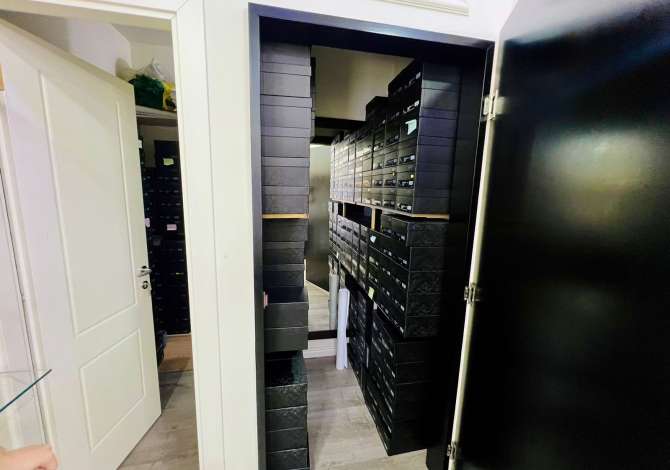 AMBJENT KOMERCIAL PER SHITJE NE ZEMER TE TIRANES !