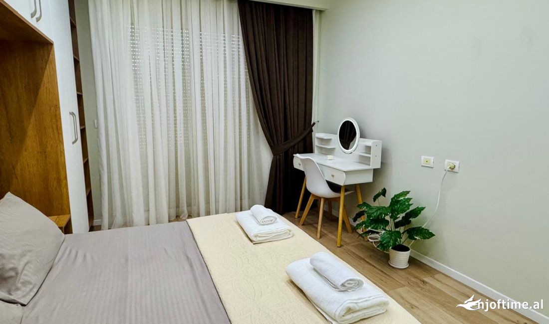 Shtepi me qera Apartament ne Tirane, 1+1, Mobilimi E mobiluar, Pagesa 450  Euro.
