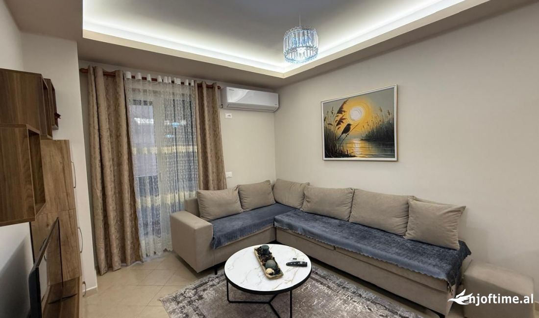 Shtepi me qera Apartament ne Tirane, 2+1, Mobilimi E mobiluar, Pagesa 450  Euro.