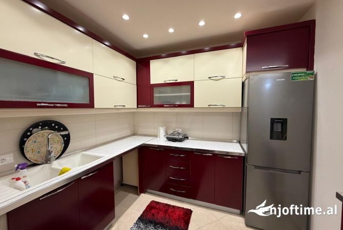 Shtepi me qera Apartament ne Tirane, 2+1, Mobilimi E mobiluar, Pagesa 450  Euro.