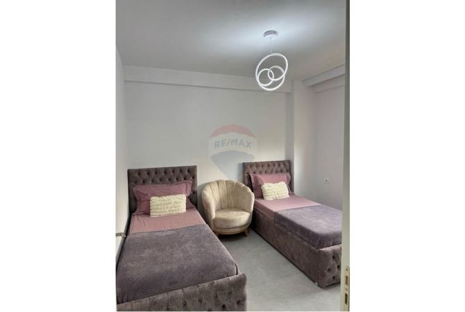 Shtepi me qera Apartament ne Tirane, 2+1, Mobilimi E mobiluar, Pagesa 450  Euro.