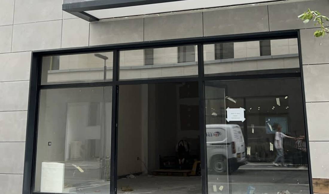 AMBJENTE ME QERA KAMEZ