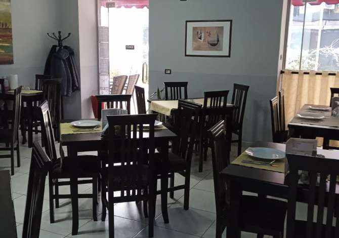 Ambient biznesi me qera 2+1 ne Tirane - 1,150 Euro