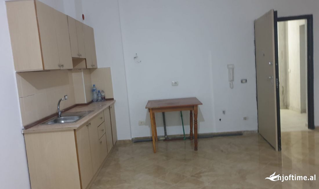 Apartment for rent in Durres 1+1, Emty