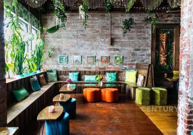 Ambient biznesi me qera 2+1 ne Tirane - 2,000 Euro