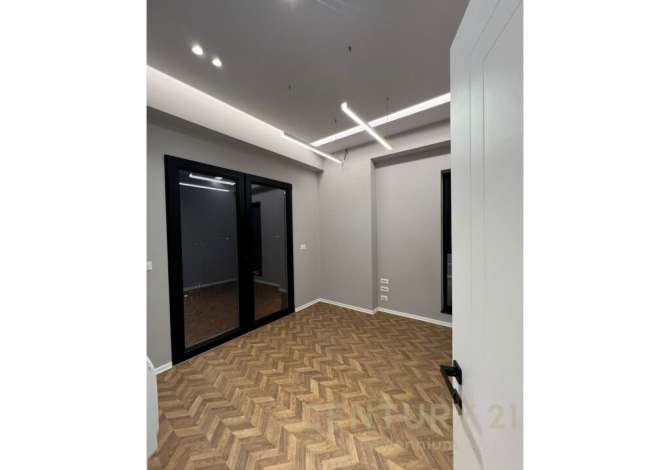 Ambient biznesi me qera 3+1 ne Tirane - 1,500 Euro