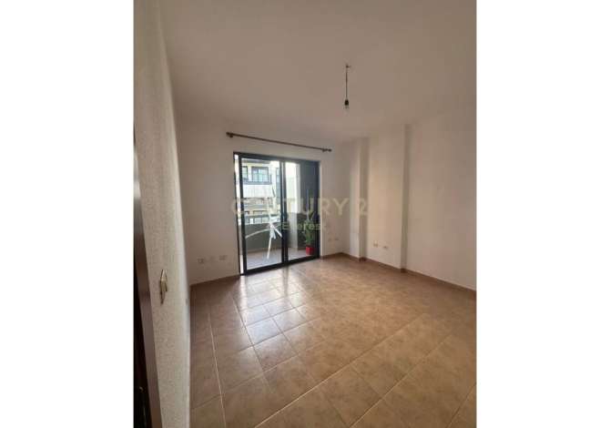 Ambient biznesi me qera 3+1 ne Tirane - 800 Euro