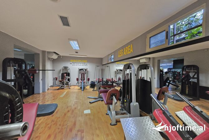 Ambjent Komercial per qera