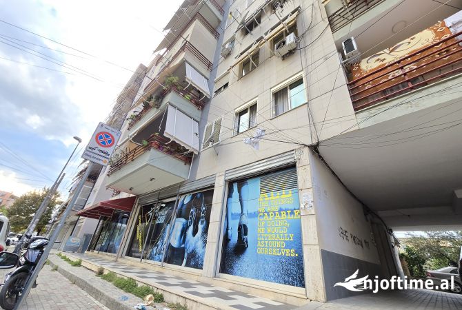 Ambiente Commerciale in Affitto 1+1 a Tirana - 3,200 Euro