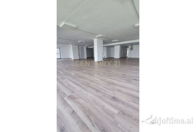 Business Property in Sale 1+1 in Tirana - 715,000 Euro
