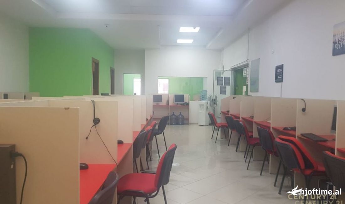 AMBIENT KOMERCIAL PER SHITJE! 