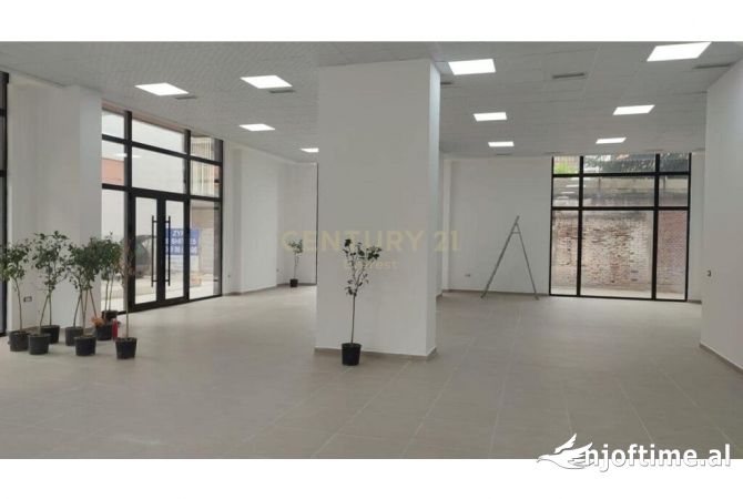 Business Property in Sale 1+1 in Tirana - 1,255,000 Euro