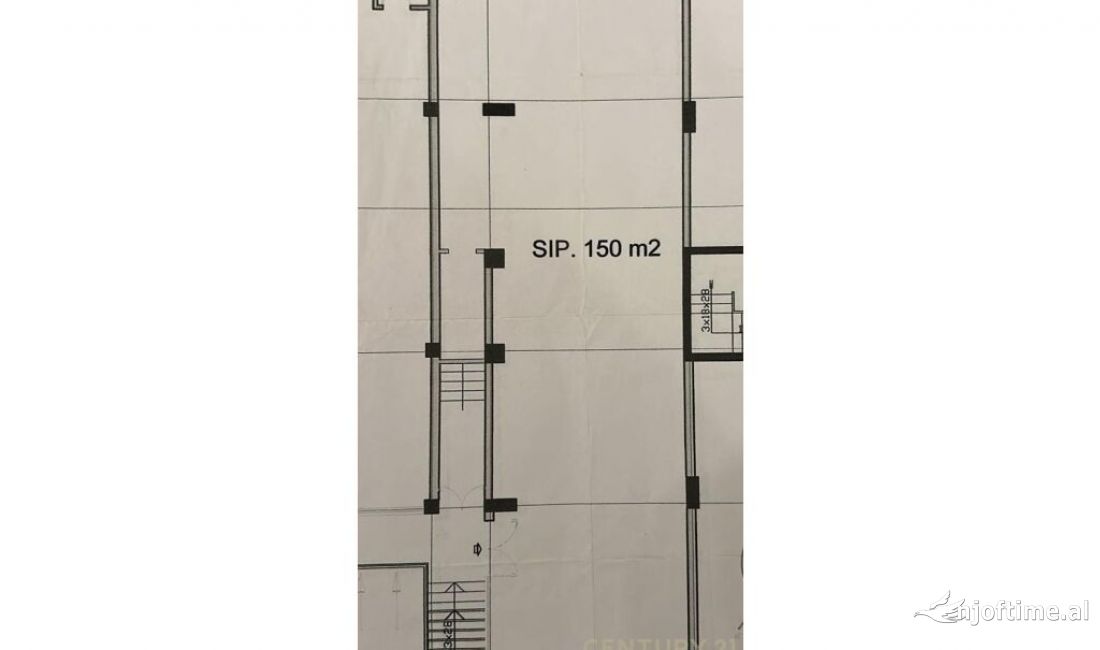 Shitet super ambjent Biznesi tek Rotondo Komunes Parisit! 