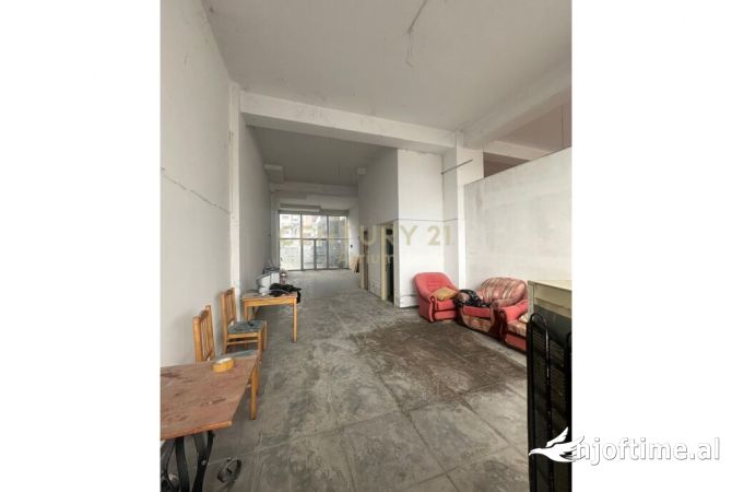Business Property in Sale 1+1 in Tirana - 319,880 Euro