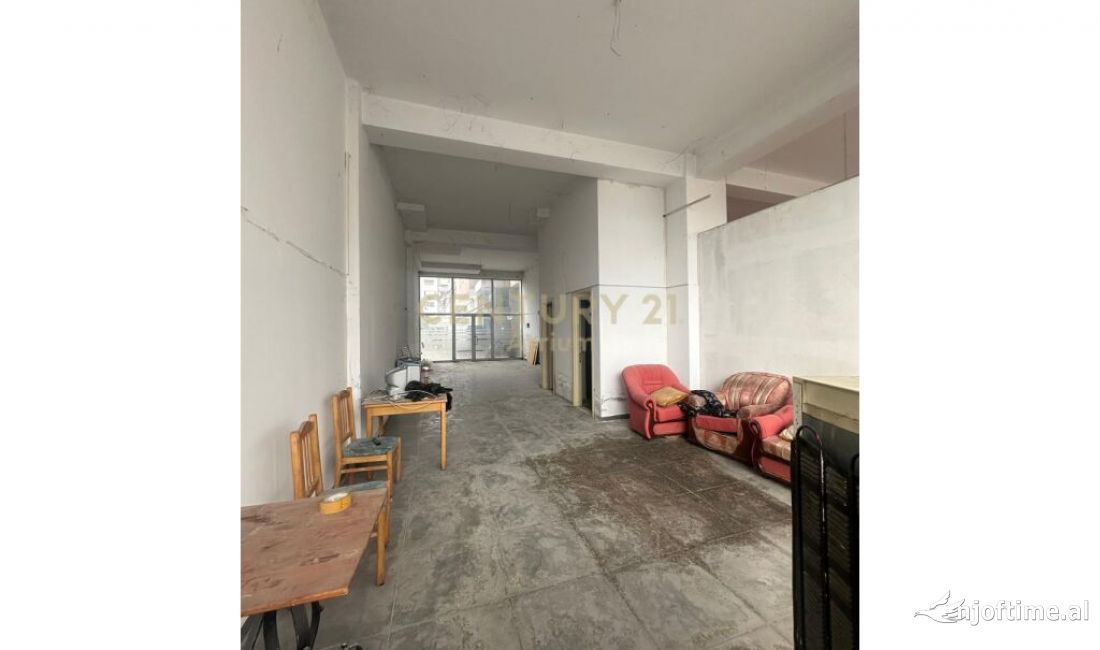 Ambient Komercial Per Shitje ne Astiri!