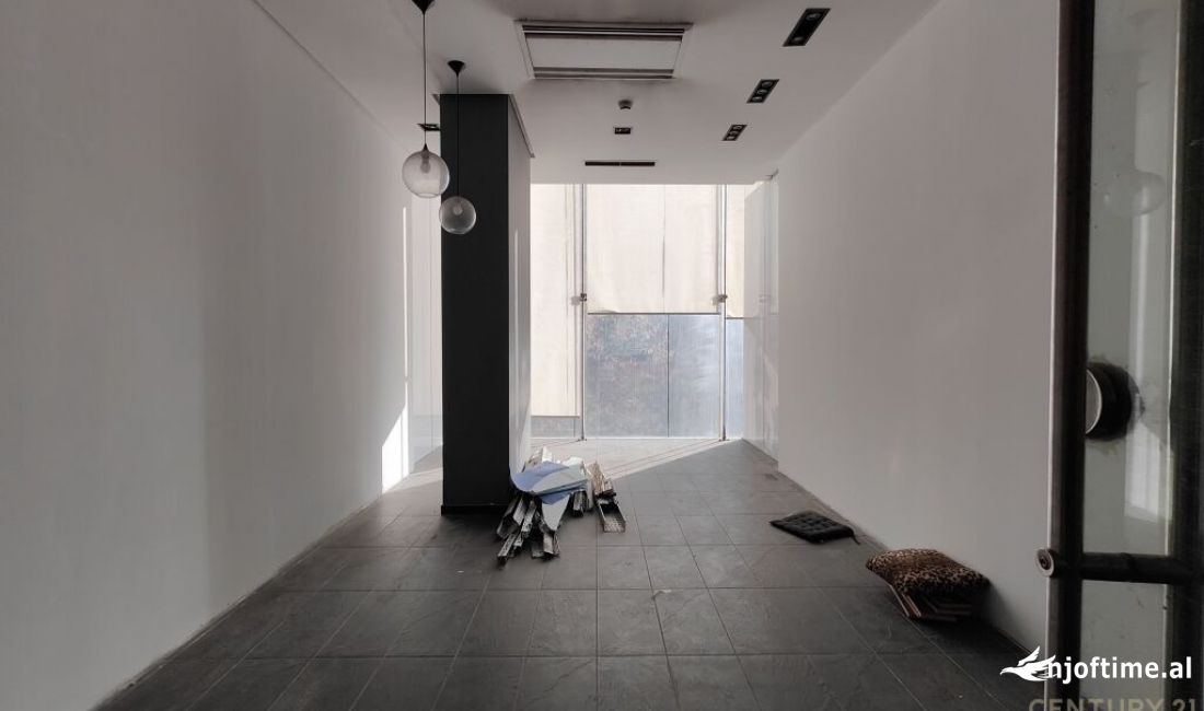 Zyre per Shitje tek Vesa Center Ish Blloku