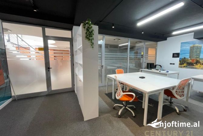 Ambiente Commerciale in Affitto 3+1 a Tirana - 1,250 Euro