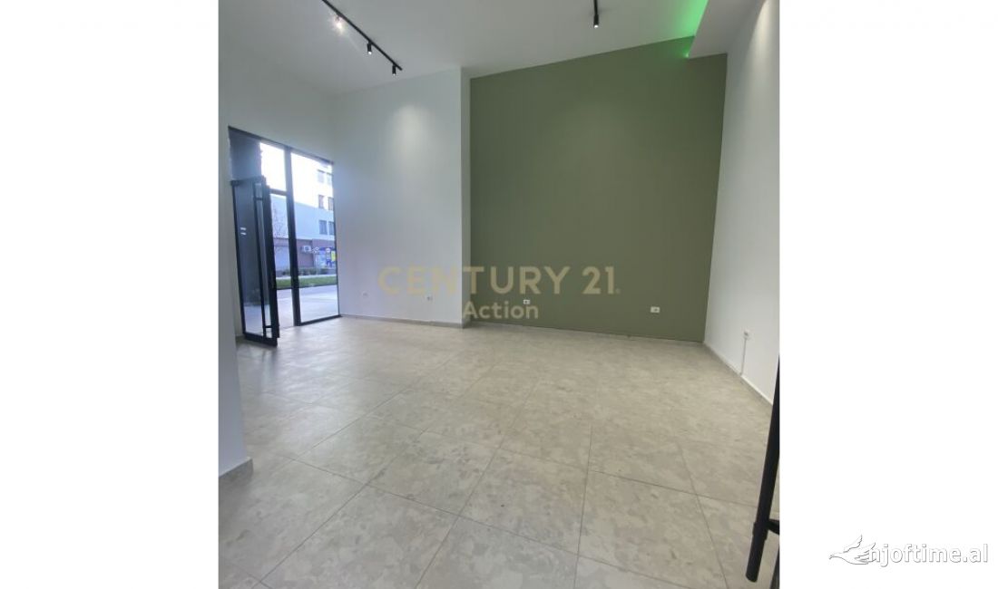 Shitet njesi tek market Xhangolli, Grand Galery, Yzberisht. 