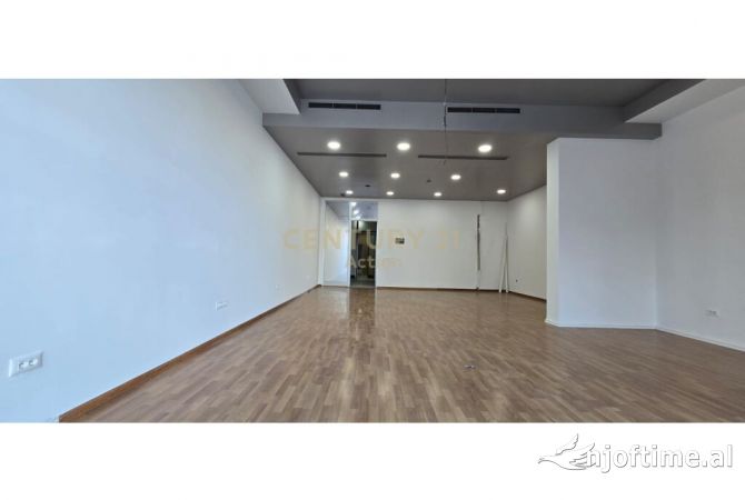 Ambiente Commerciale in Affitto 1+1 a Tirana - 2,500 Euro