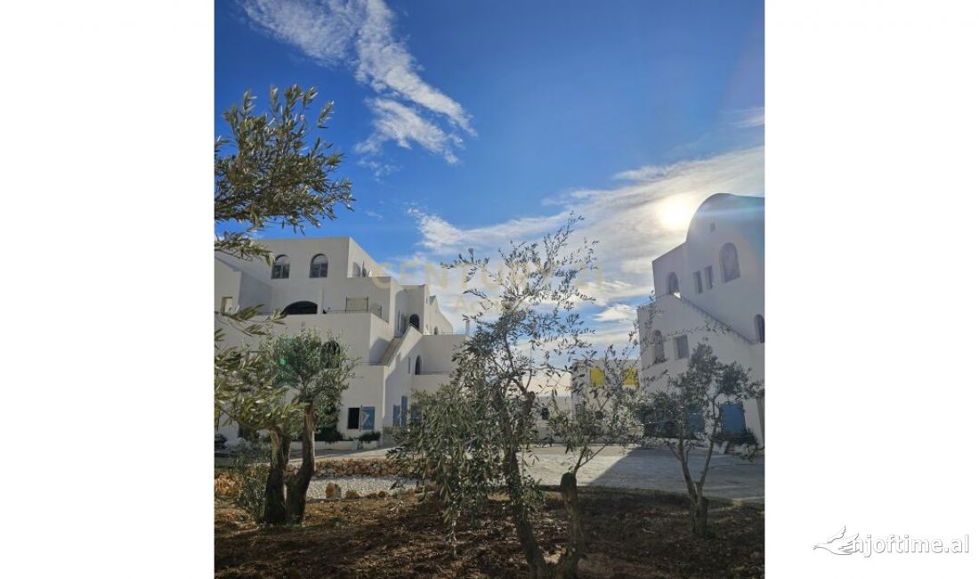 Shtepi ne shitje Apartament ne Sarande, 2+1, Mobilimi Bosh, pa mobiluar, Pagesa 630,000  Euro.