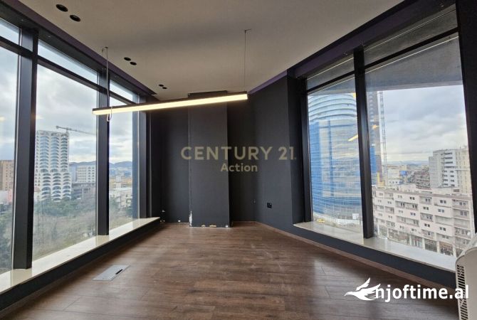 Ambiente Commerciale in Affitto 3+1 a Tirana - 1,400 Euro