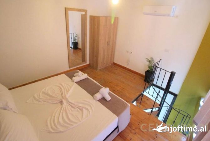 Ambiente Commerciale in Affitto 1+1 a Santa Quaranta - 4,600 Euro