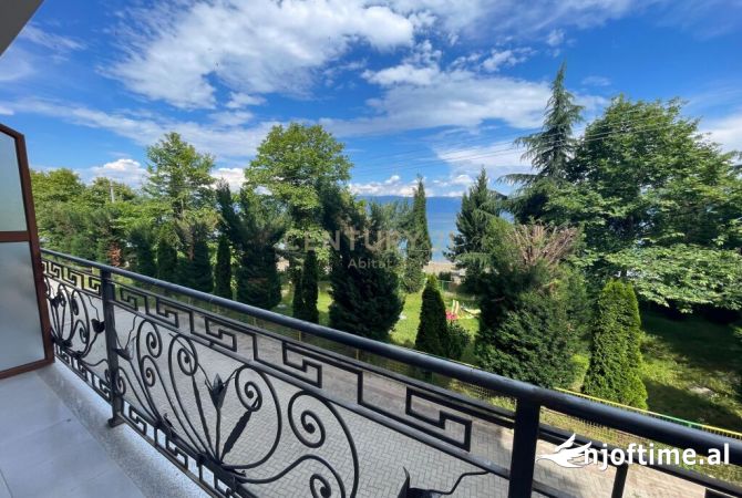 Ambiente Commerciale in Vendita 5+1 a Pogradec - 1,600,000 Euro